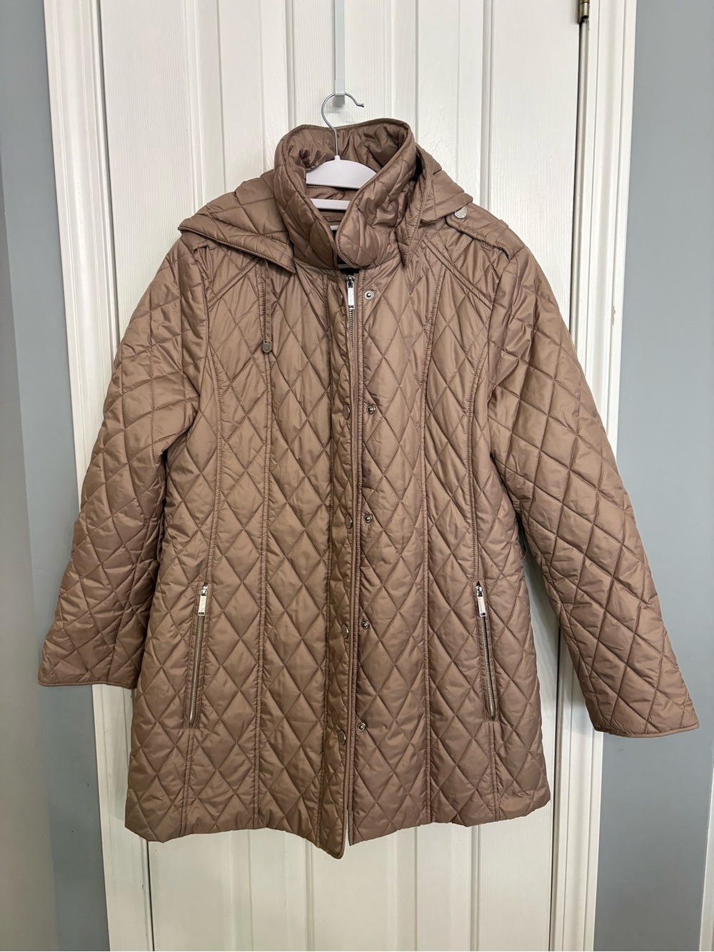 Women’s Quilted Taupe Coat/Jacket with Stand Collar L Classic Fall Mid Length